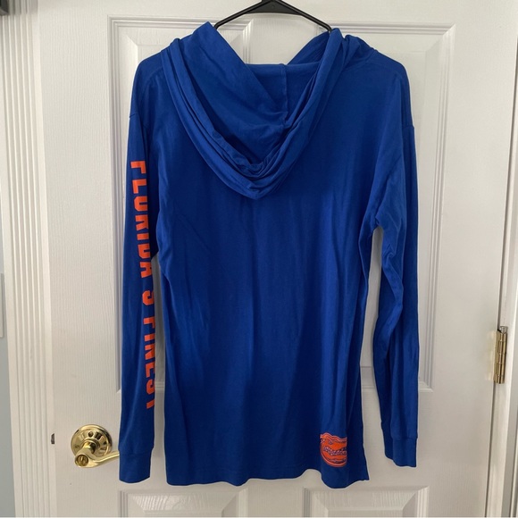 PINK VS GATORS SWEATSHIRT - Picture 4 of 6